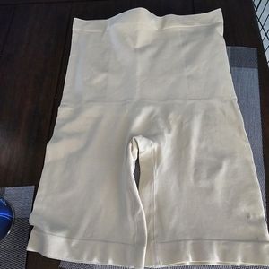 Spanx Shorts Size 3XL